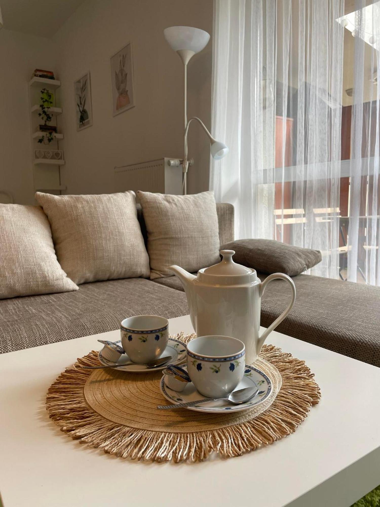 Green City Apartment Budapest - Free Garage, Ac, Balcony, Wi-Fi Exterior photo