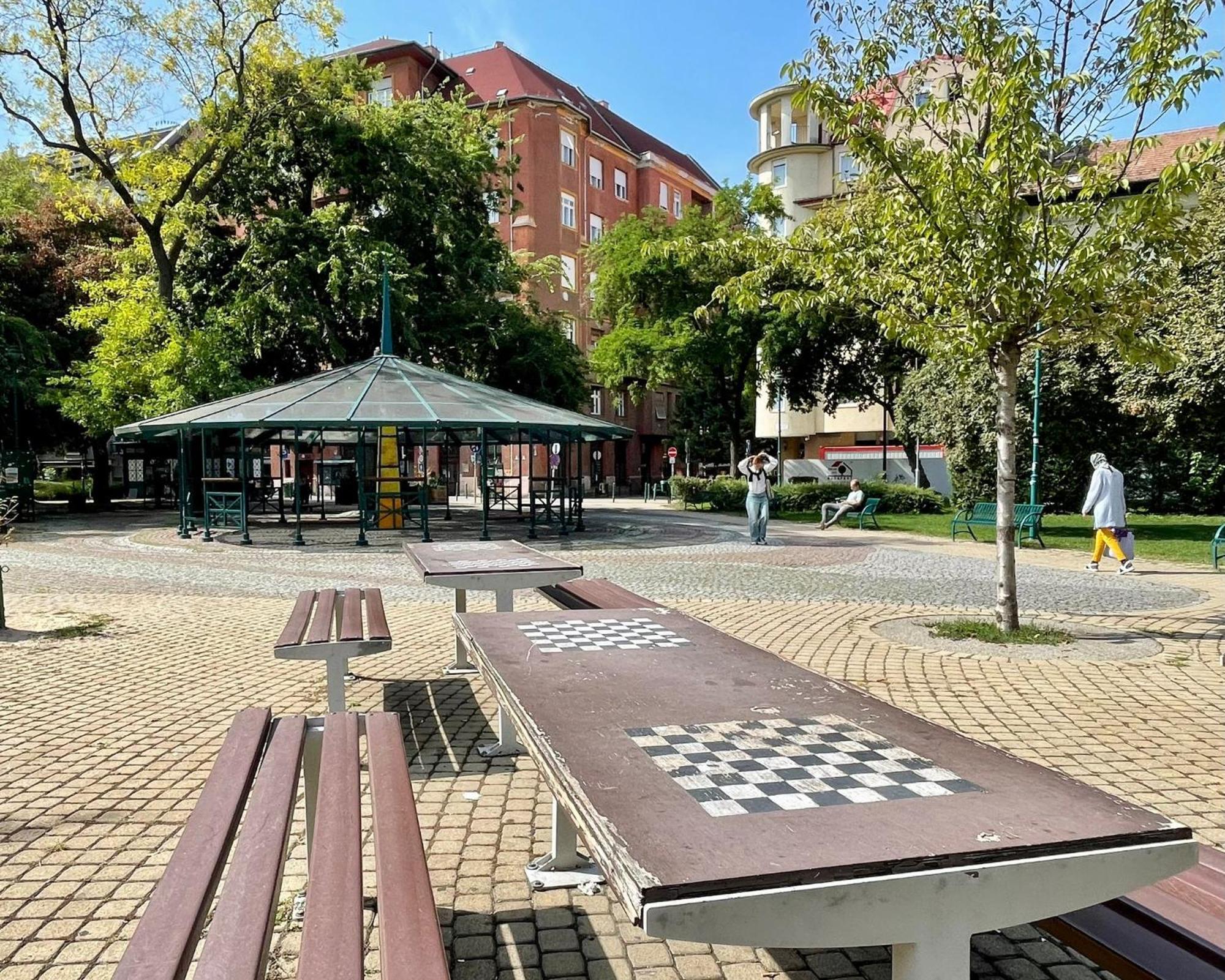 Green City Apartment Budapest - Free Garage, Ac, Balcony, Wi-Fi Exterior photo